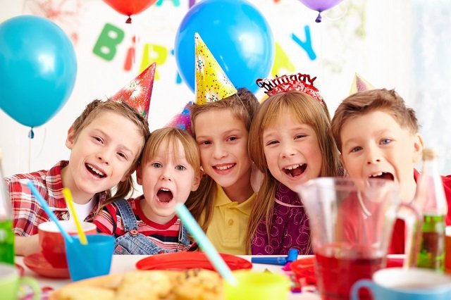Quels sont les meilleurs thèmes pour un anniversaire d’enfant en 2025 ?