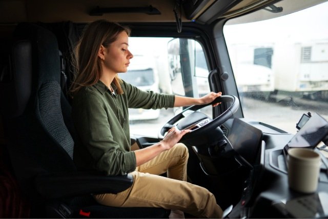 Astuces pour optimiser votre position de conduite dans un camion