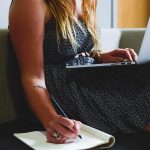 regard d'un consultant en communication