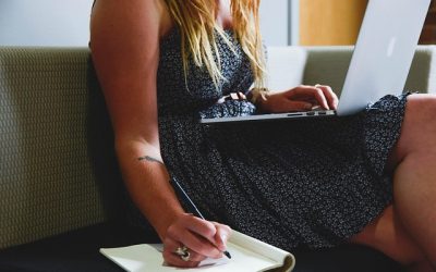 regard d'un consultant en communication